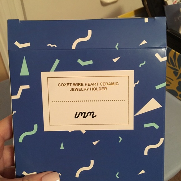 Coxet wire jewelry holder w dish - Picture 3 of 3